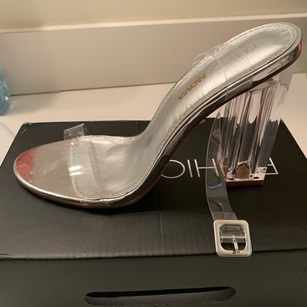 Fashionova Clear Heels